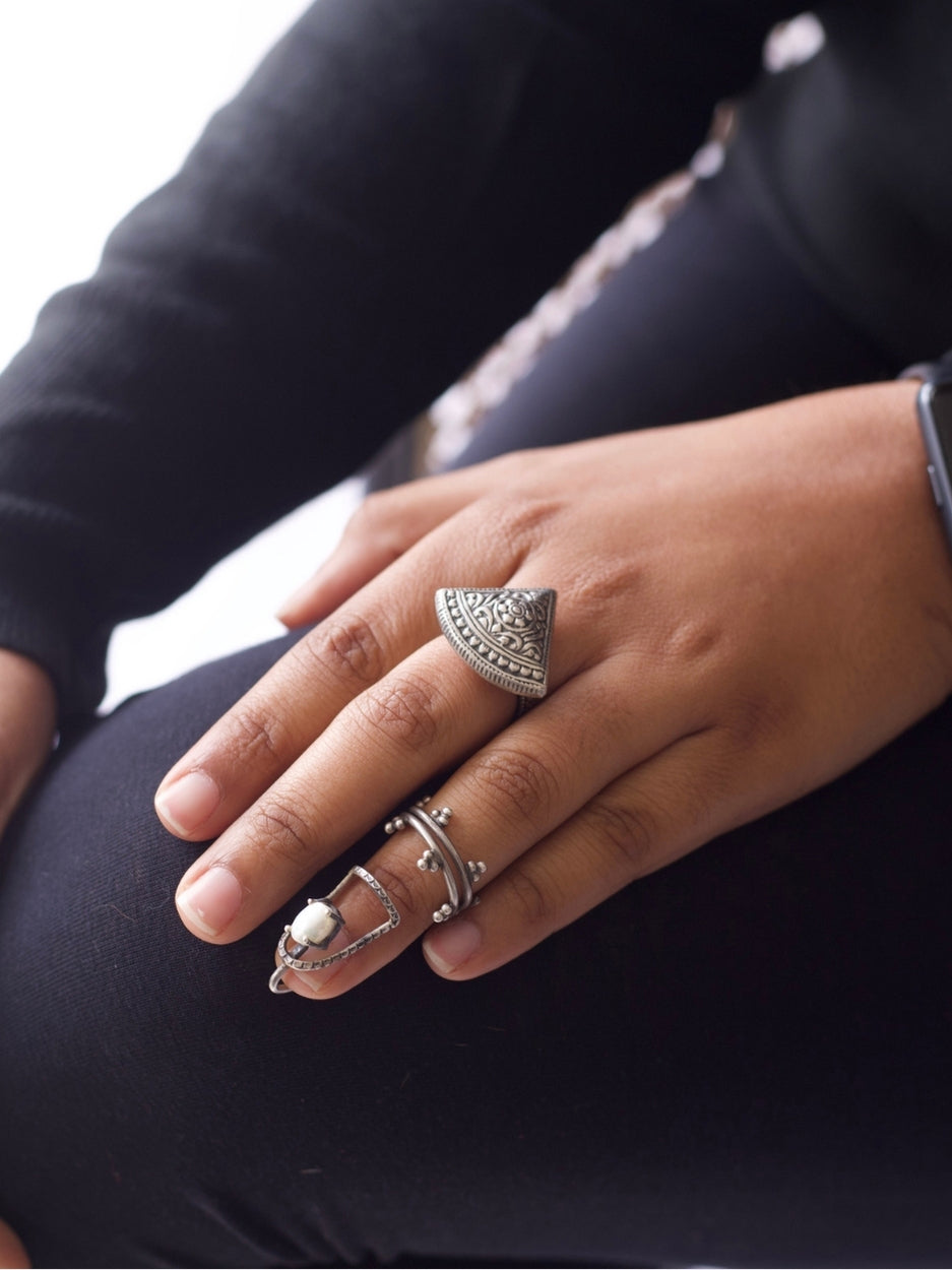 Ethereal Edge Fingertip Ring