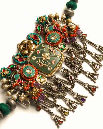 The Mehrab Choker