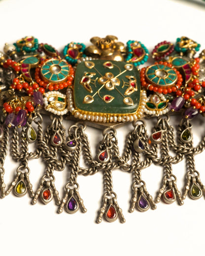The Mehrab Choker