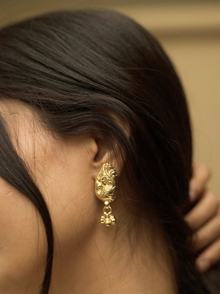 Gold-plated silver choker set with peacock and paisley motifs, pink kundan stones and pearls – Naksa Jewelry