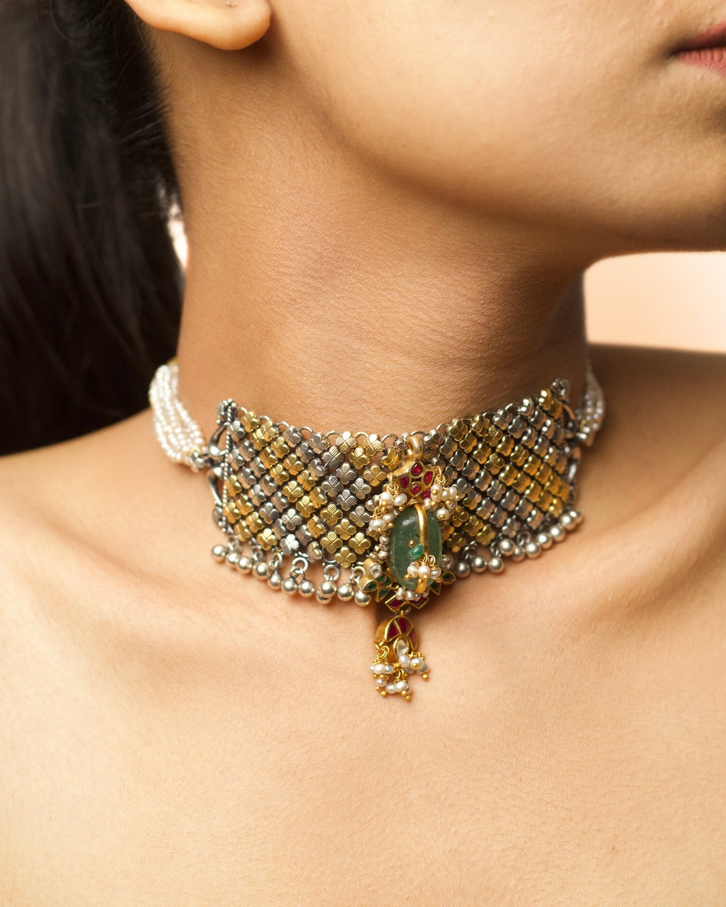 The Emerald Lattice Choker