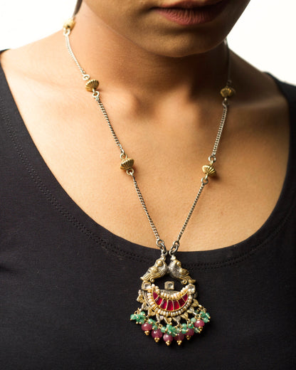 The Parrot Arc Chain Necklace