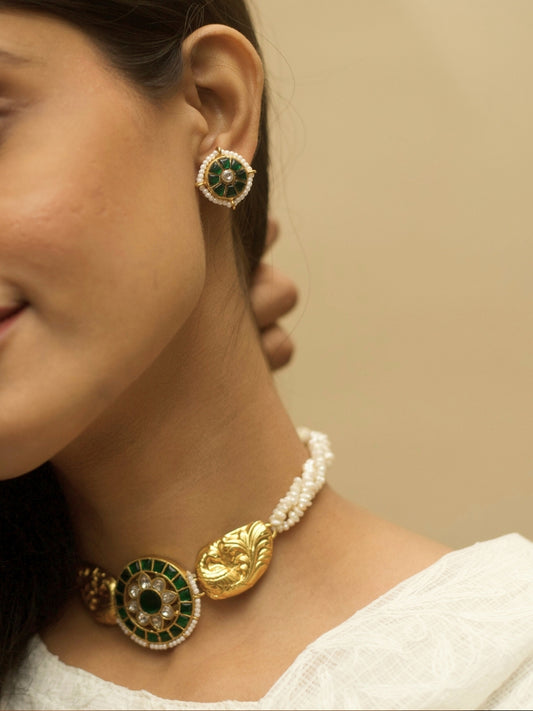 Green kundan peacock choker set with floral center and pearls, handcrafted in gold-plated silver – Naksa Jewelry


