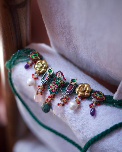 Mela Choker