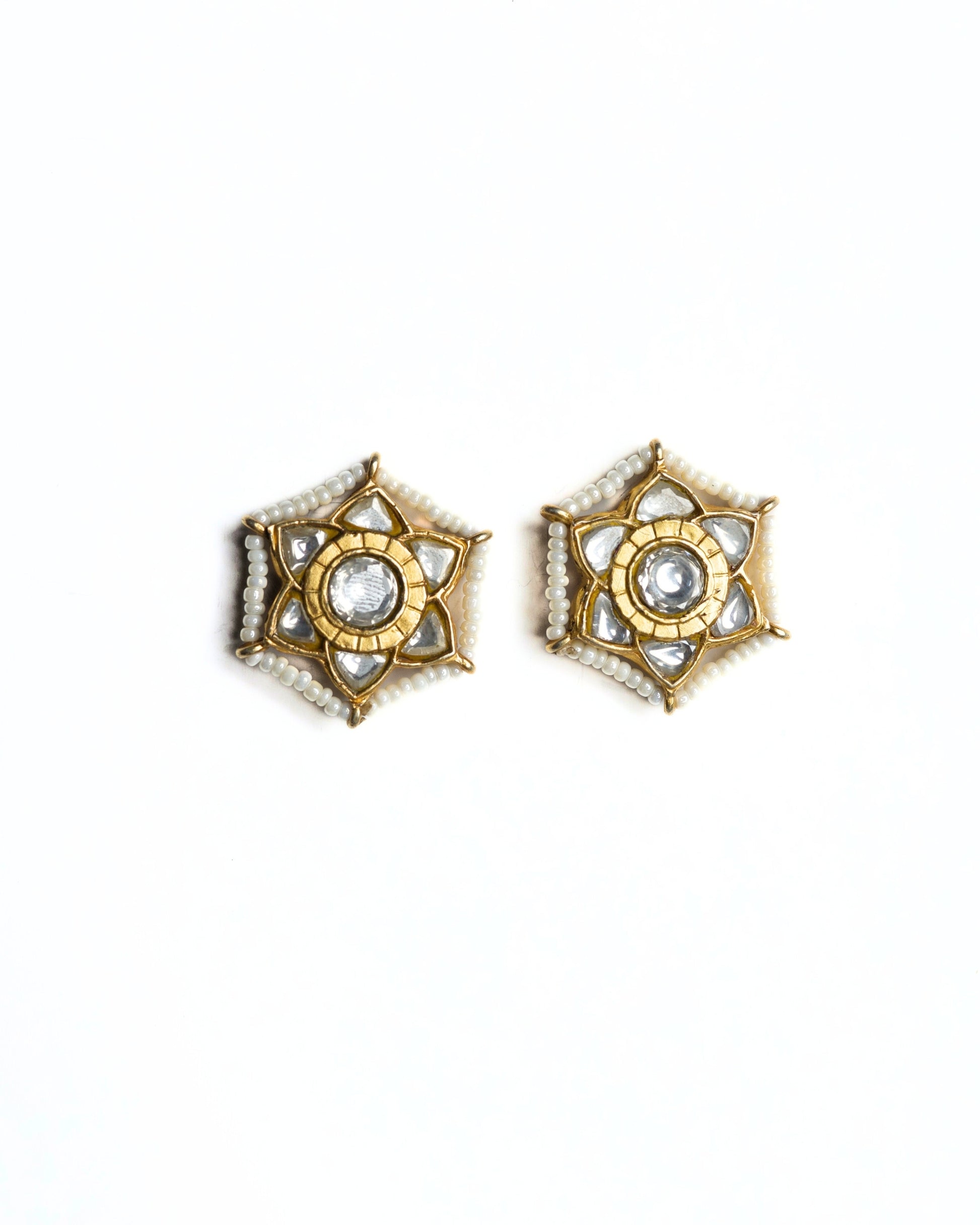 Sunframe Studs in 925 silver with kundan-style centre and pearl border