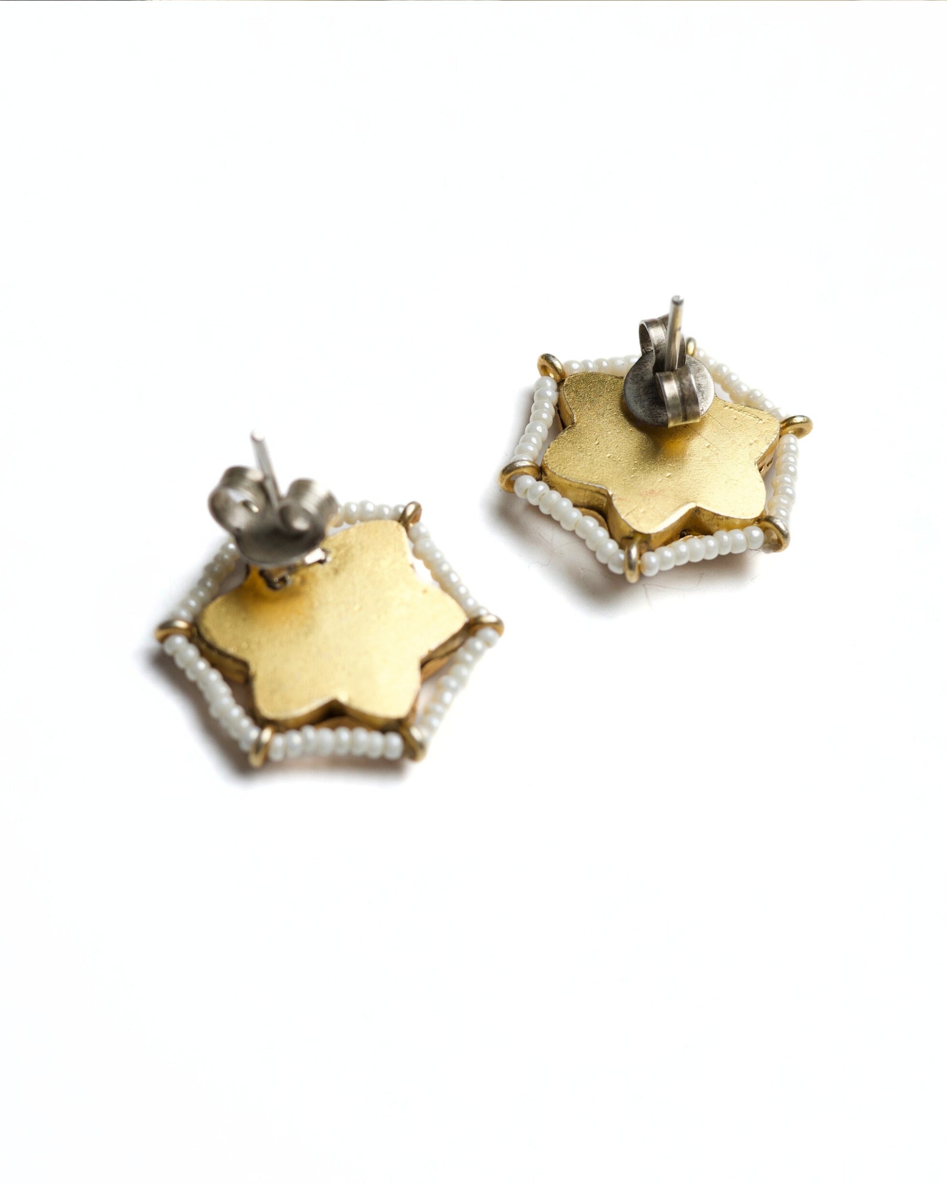 Kundan and pearl geometric stud earrings in 925 silver