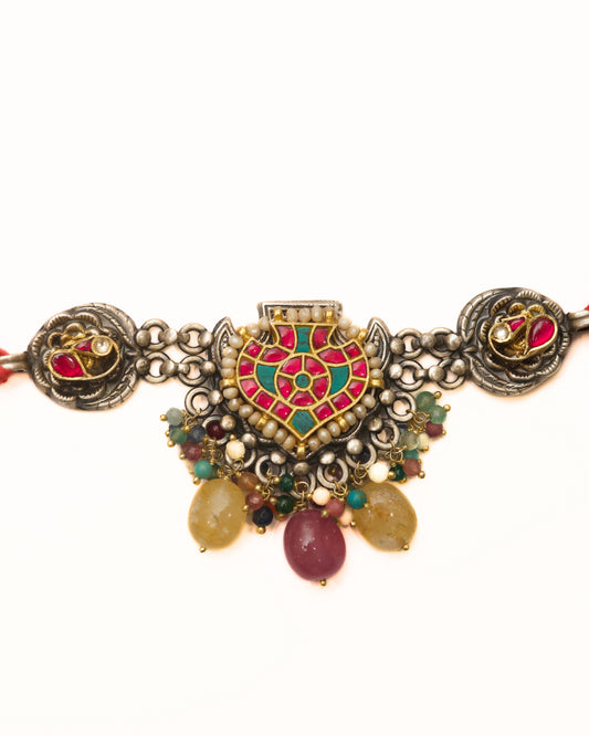 Patakha Choker