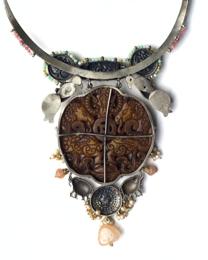 The Thronekeeper Hasli Necklace