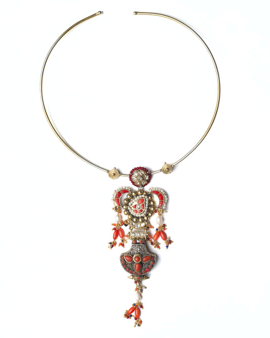Fire Altar Hasli necklace in 925 silver with burnt orange stones, kundan detailing, pearls, and vertical ceremonial pendant