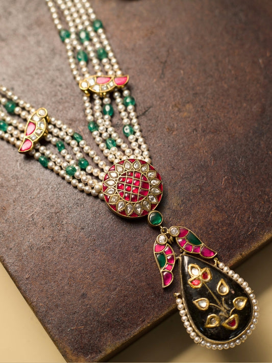 Pure silver Rosy Noir Necklace set with black stone kundan locket, pearl maala, and tikra detailing – Naksa Jewelry

