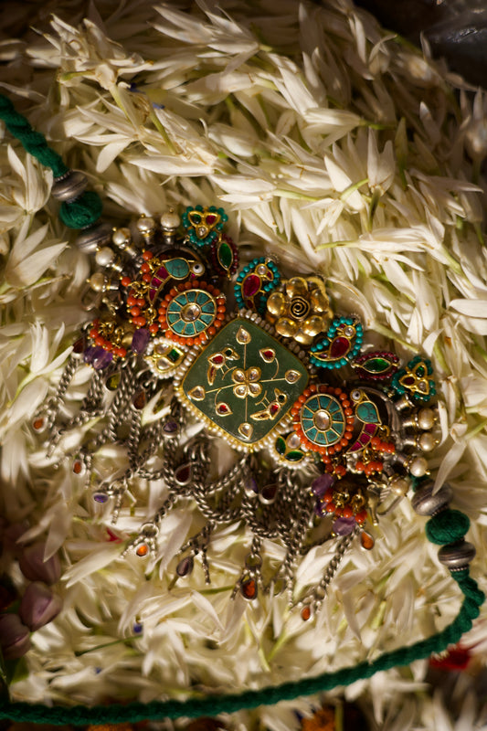 The Mehrab Choker