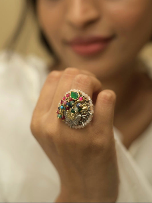 Soft Flight Ring – Adjustable 925 Silver Two-Tone Ring with Parrot Motif and Pink Stone Border

