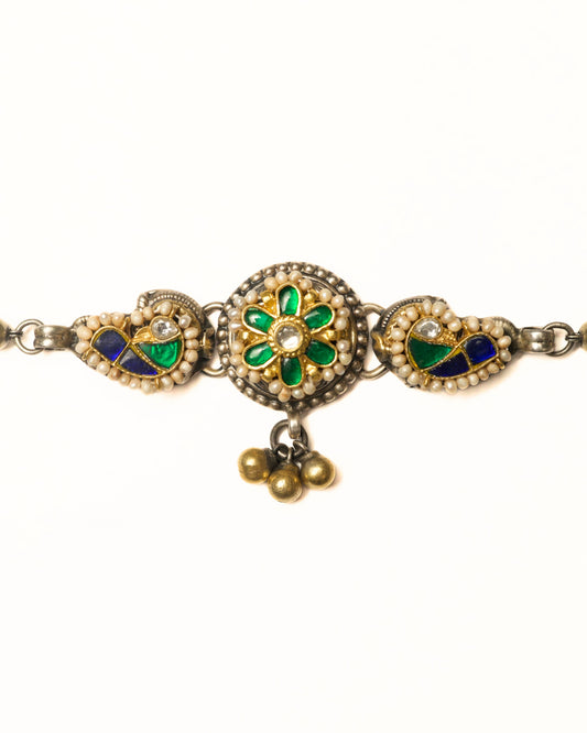 The New Guldastan Choker